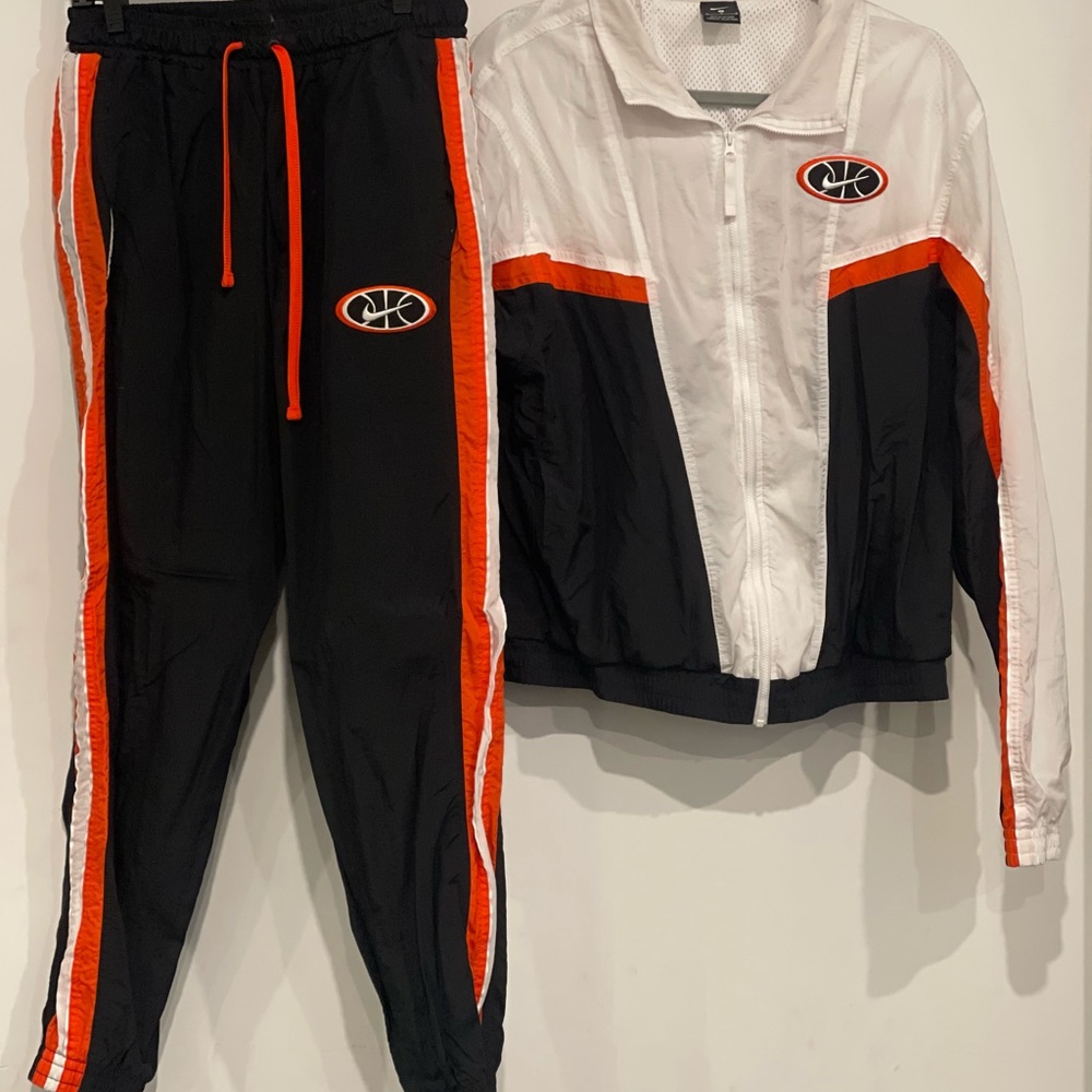 Nike sweatsuit